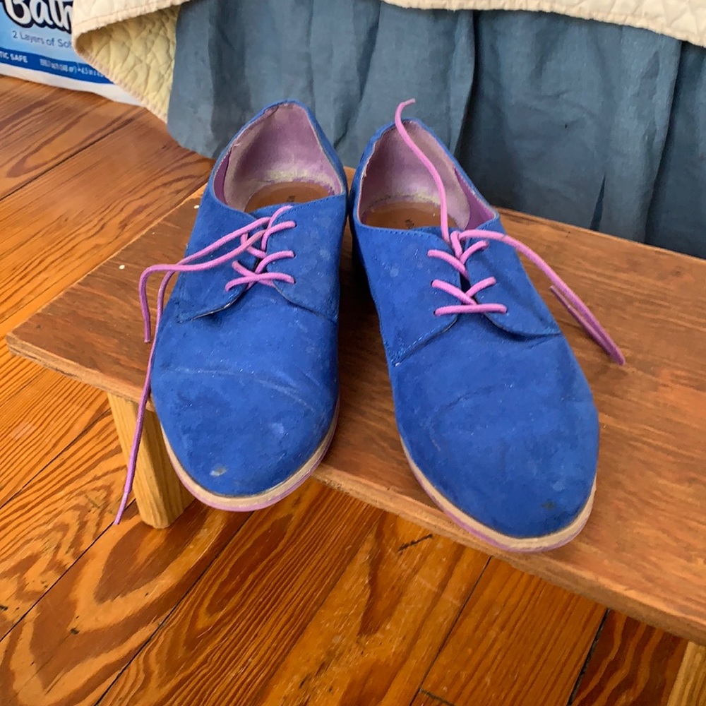 Blue suede shoes!